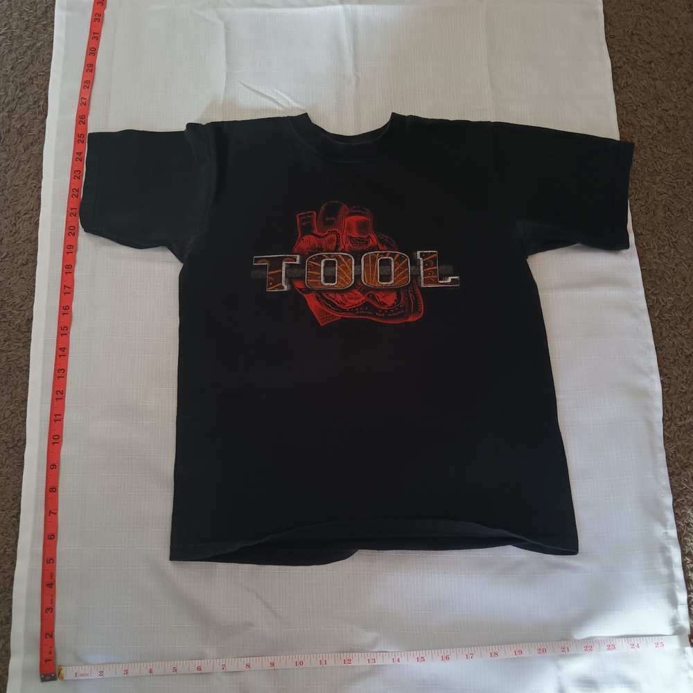 Tool Band 2000s Anvil Black Tee with Red Heart Logo Youth Large